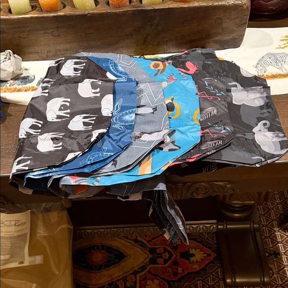 BEEGREEN Other - Go Green with these 6 Gorgeous Grocery Totes NIB